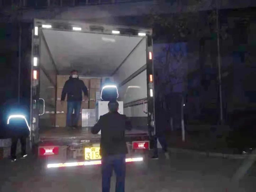 這樣深夜連續作業，已堅持了多日